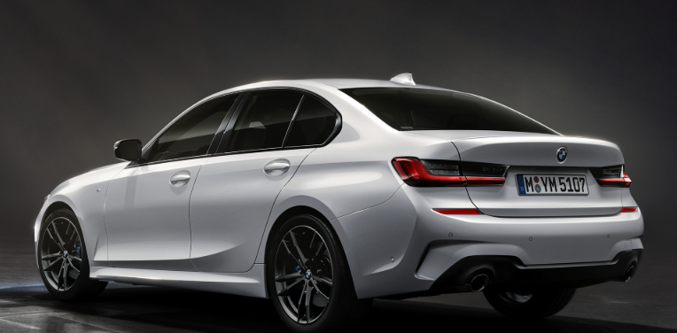 BMW 320i görsel 2